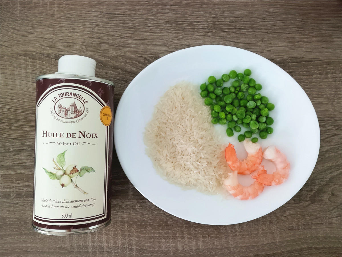 寶寶食譜-蝦仁豌豆飯的做法 步骤1