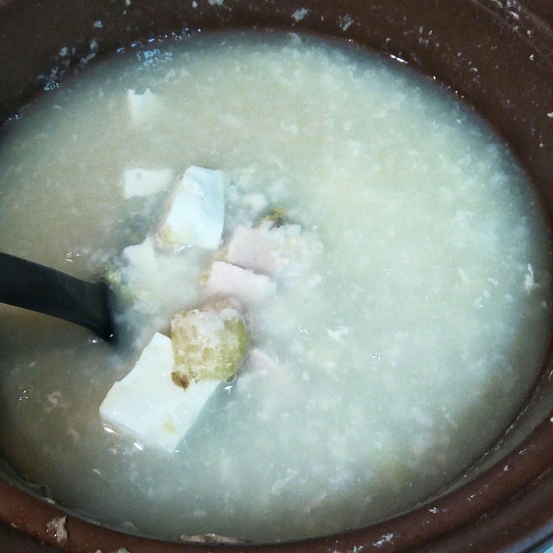 髮菜淡菜眉豆鹹蛋白肉粥的做法 步骤3