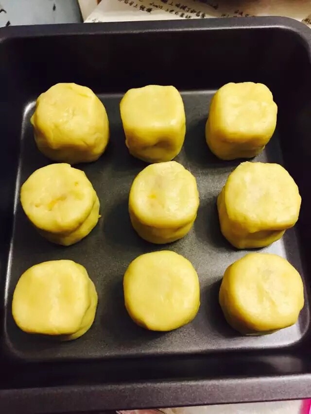 鹹蛋黃肉鬆酥 （網紅青團變形計）的做法 步骤6