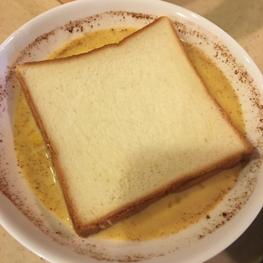 Cinnamon Eggy Bread(French Toast）肉桂法式吐司的做法 步骤1