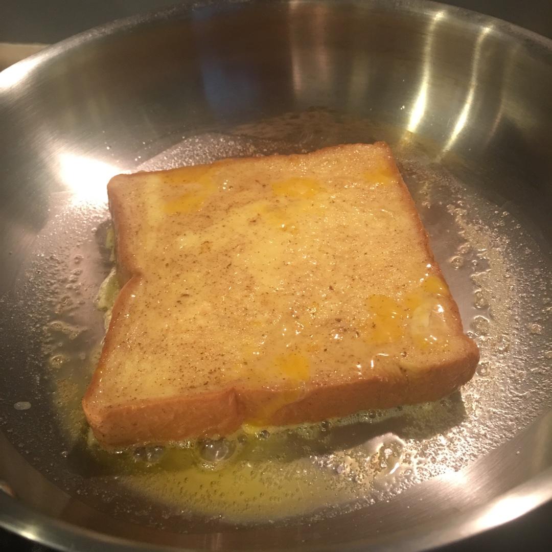 Cinnamon Eggy Bread(French Toast）肉桂法式吐司的做法 步骤3