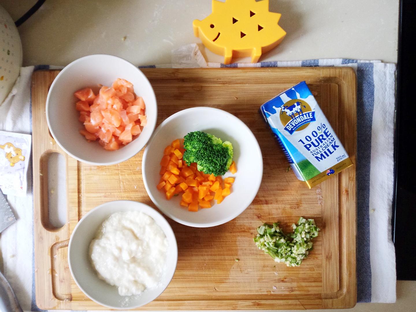 奶香豆腐燉三文魚配飯糰的做法 步骤2