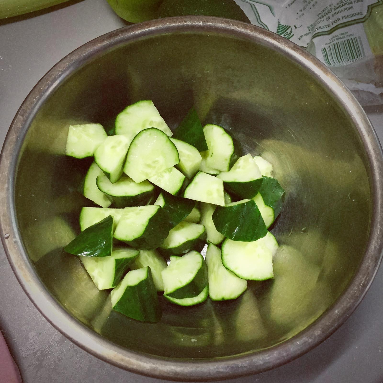 【健康瘦身】綠色蔬果昔的做法 步骤1
