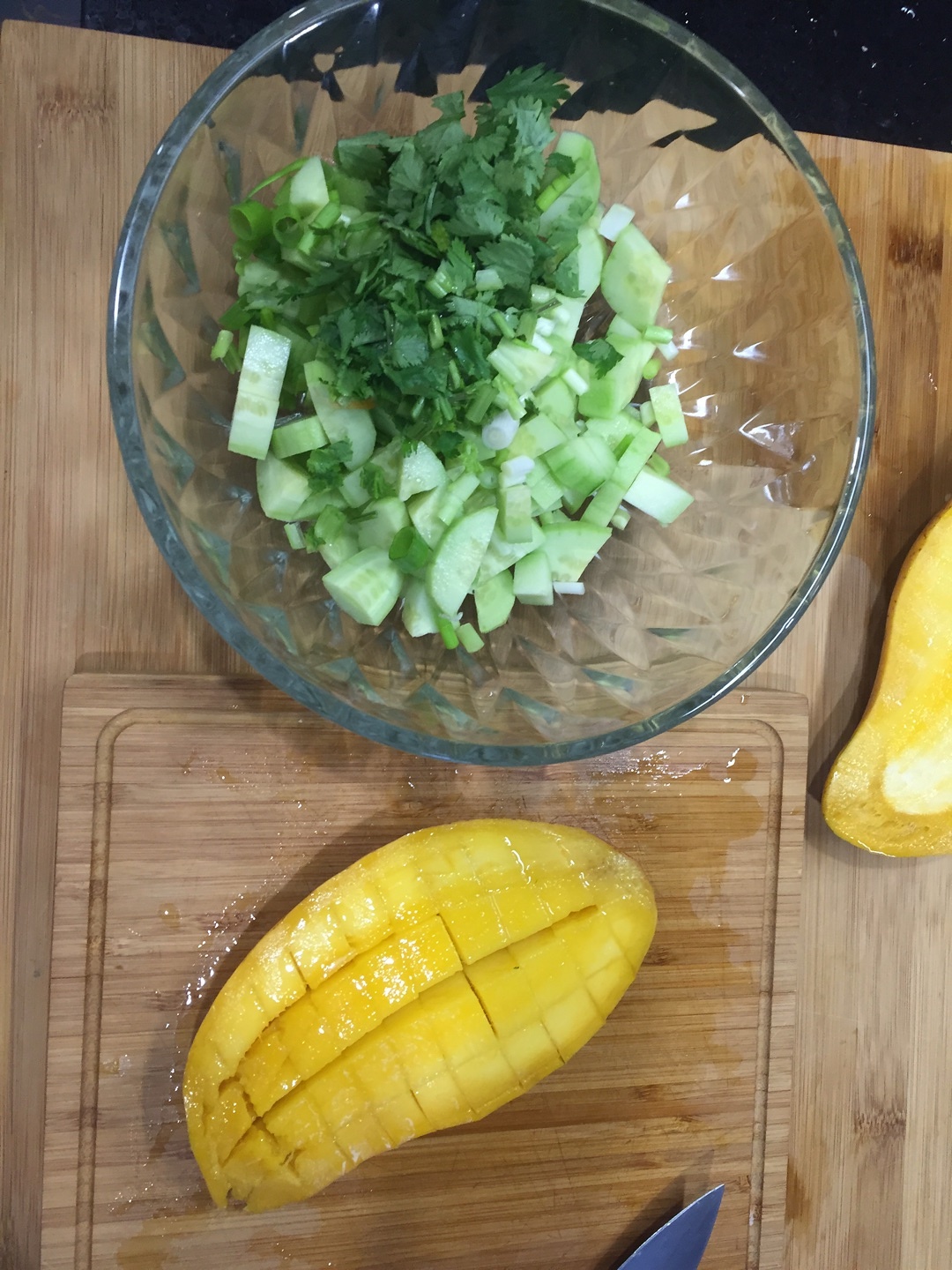 黃瓜芒果沙拉的做法 步骤1