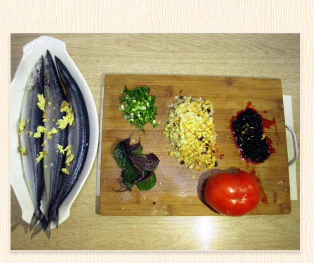 創新的味道【醬燒秋刀魚】的做法 步骤1