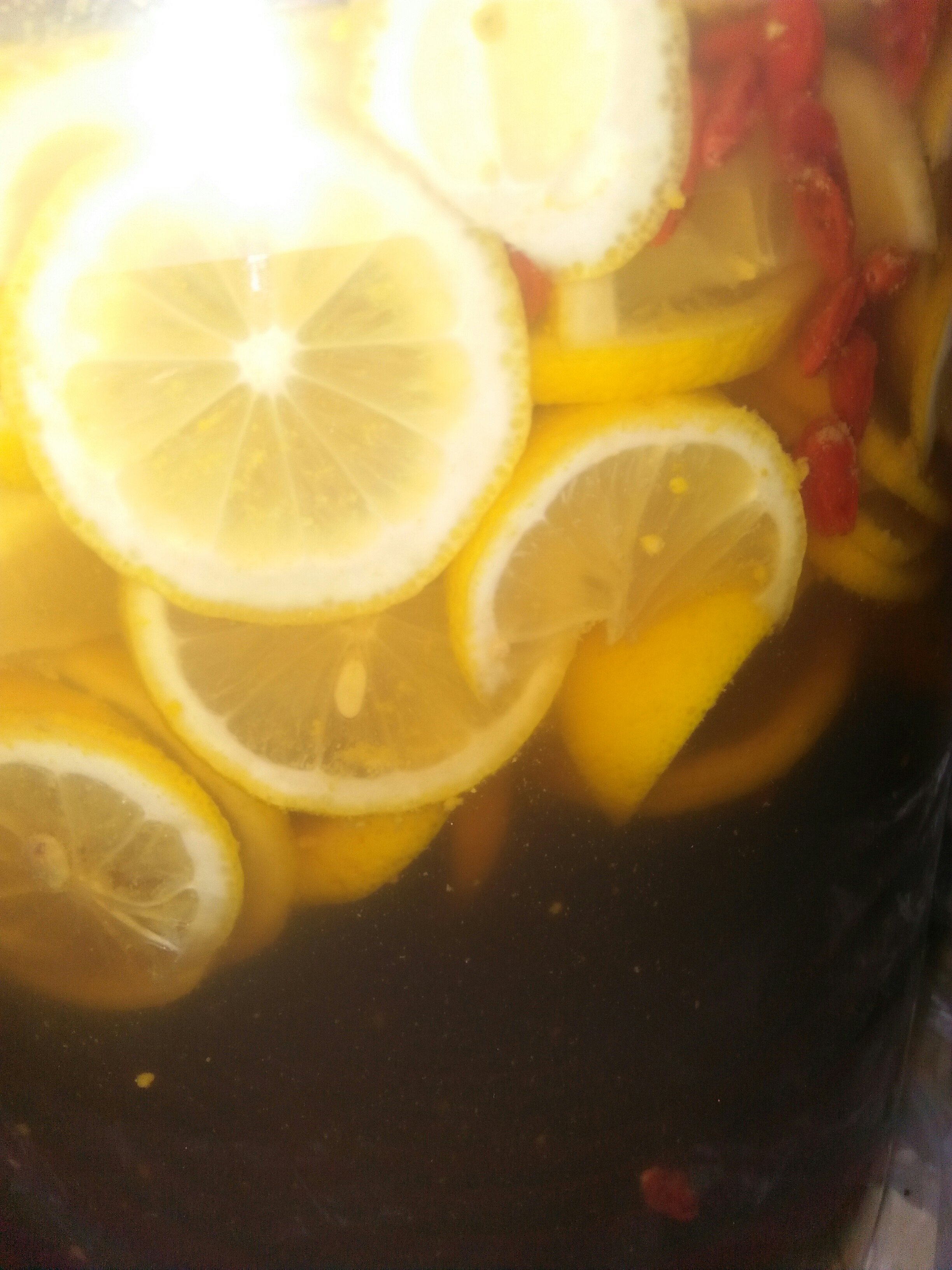 枸杞檸檬蜂蜜紅糖瘦身保健酵素的做法 步骤1