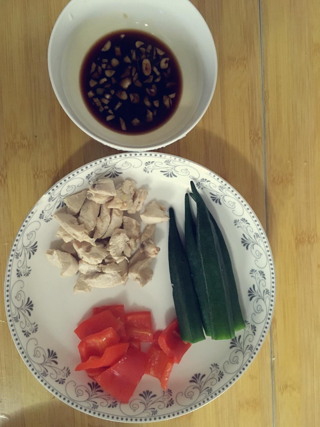 清蒸秋葵紅椒雞胸肉的做法 步骤4