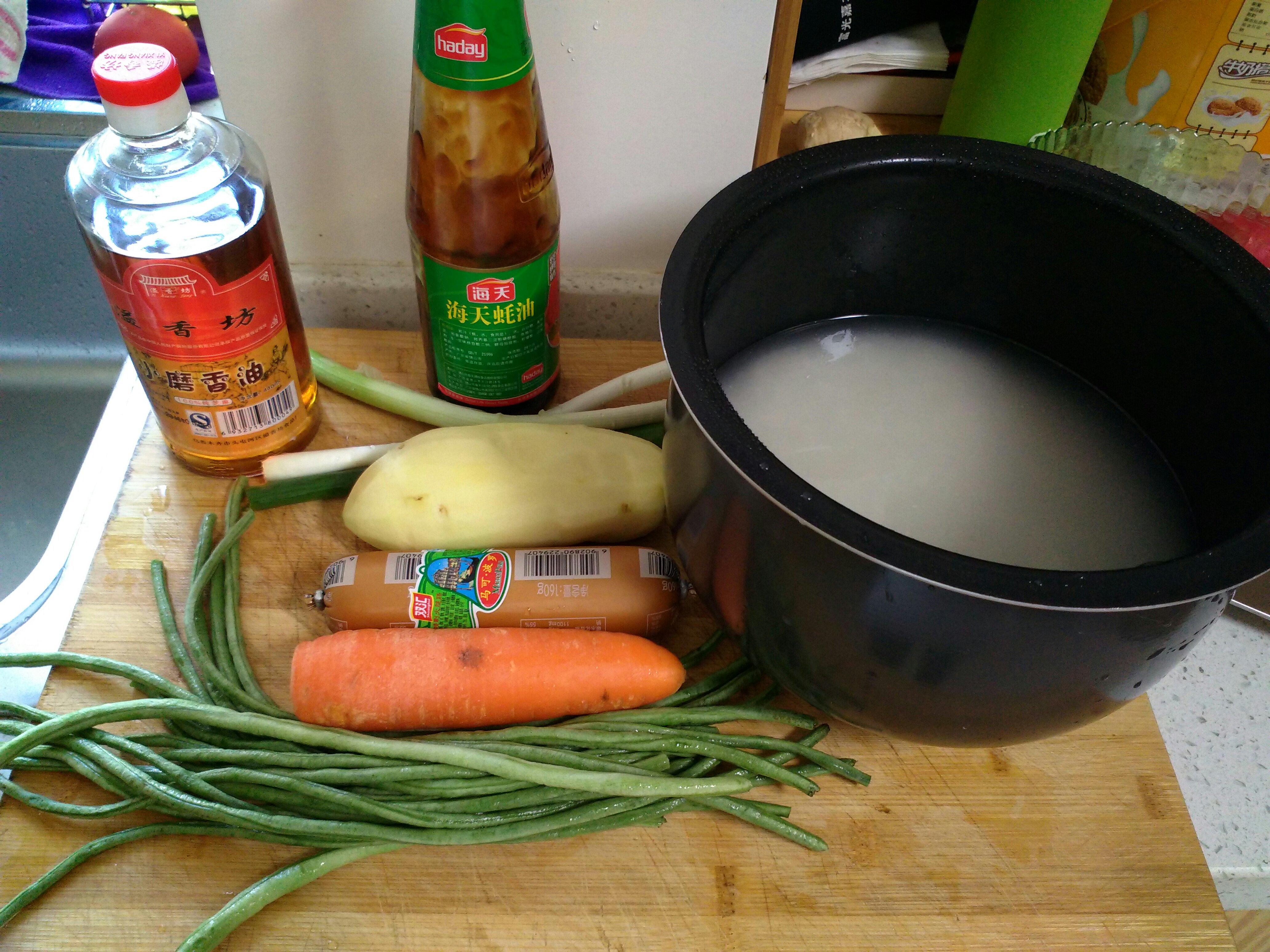 蠔油土豆悶飯的做法 步骤1