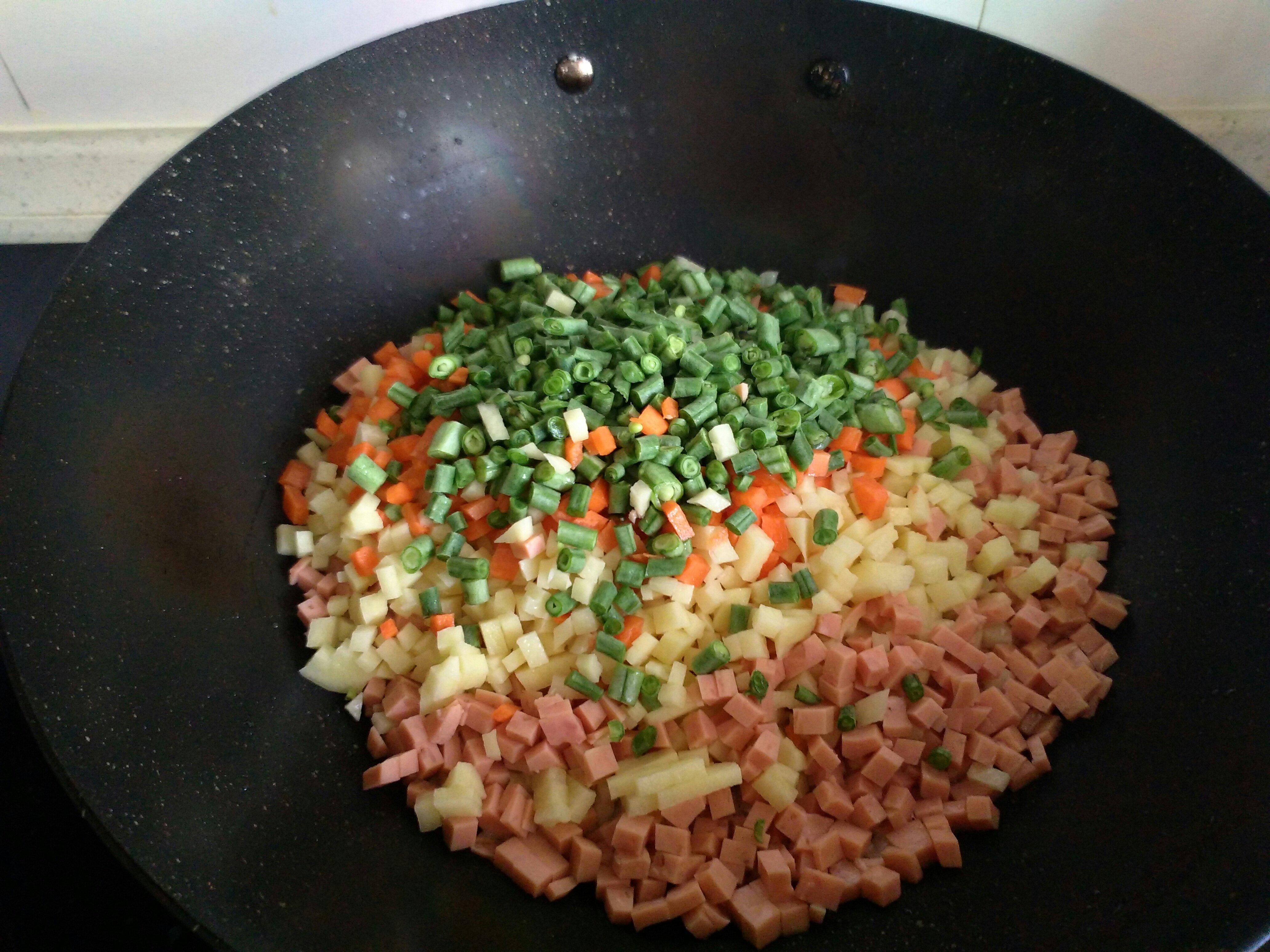 蠔油土豆悶飯的做法 步骤4