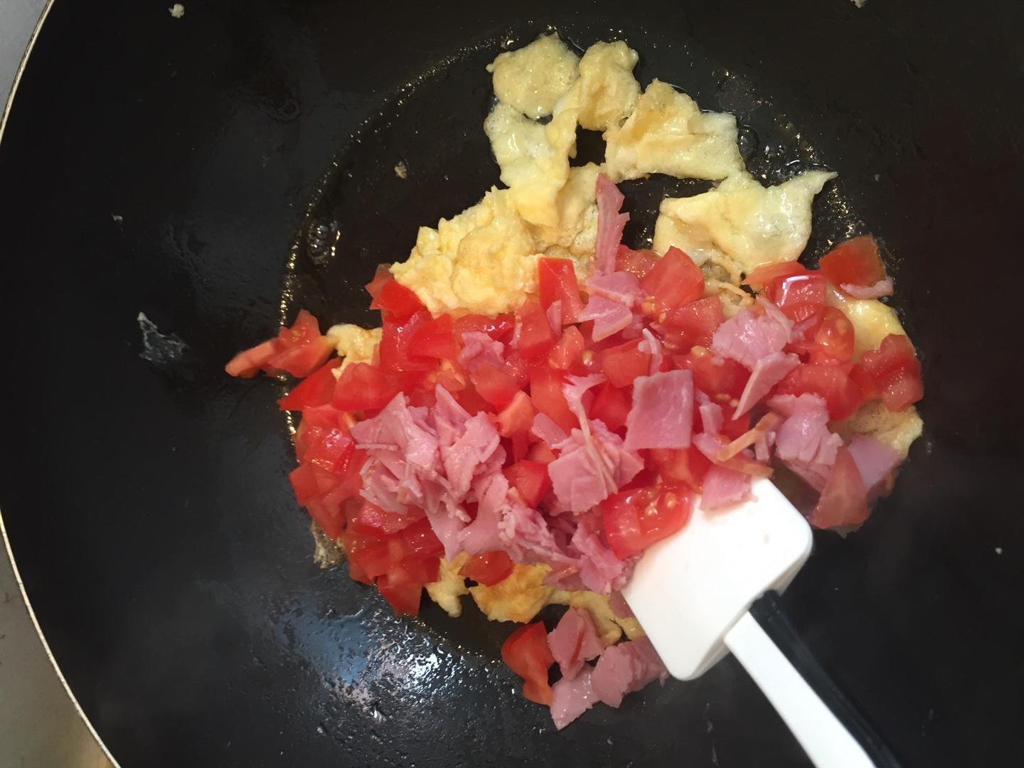 黑椒培根番茄雞蛋焗飯的做法 步骤2