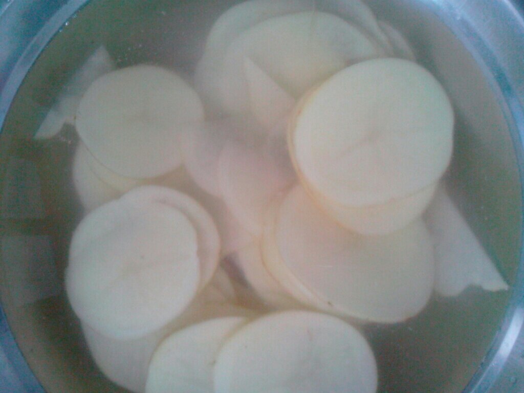 煎土豆片的做法 步骤3