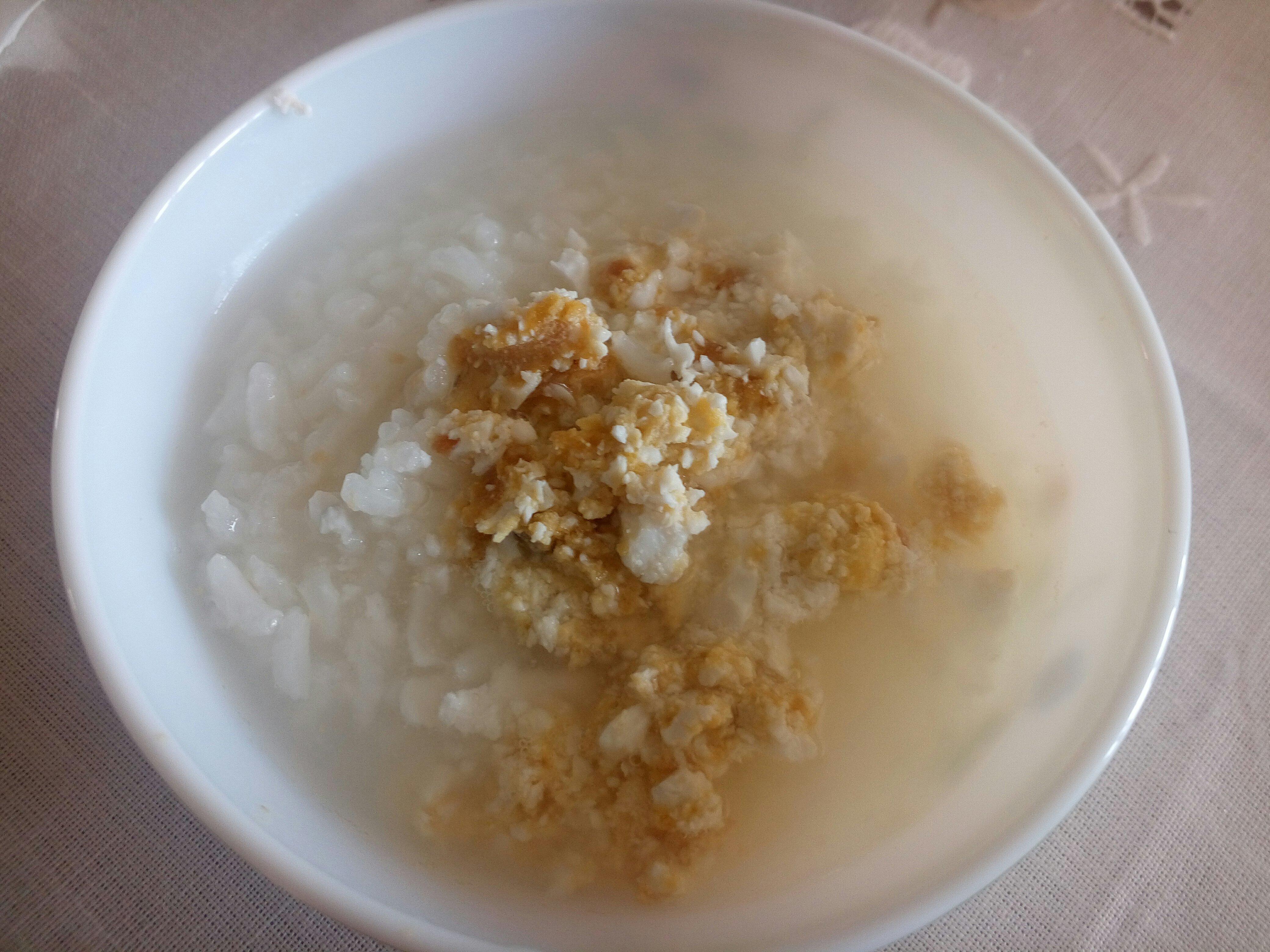 鹹蛋粥（簡便技巧）的做法 步骤4