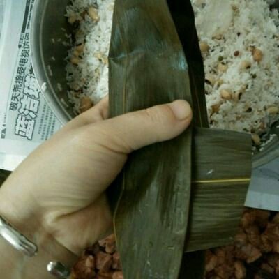 廣式粽子的包法的做法 步骤10