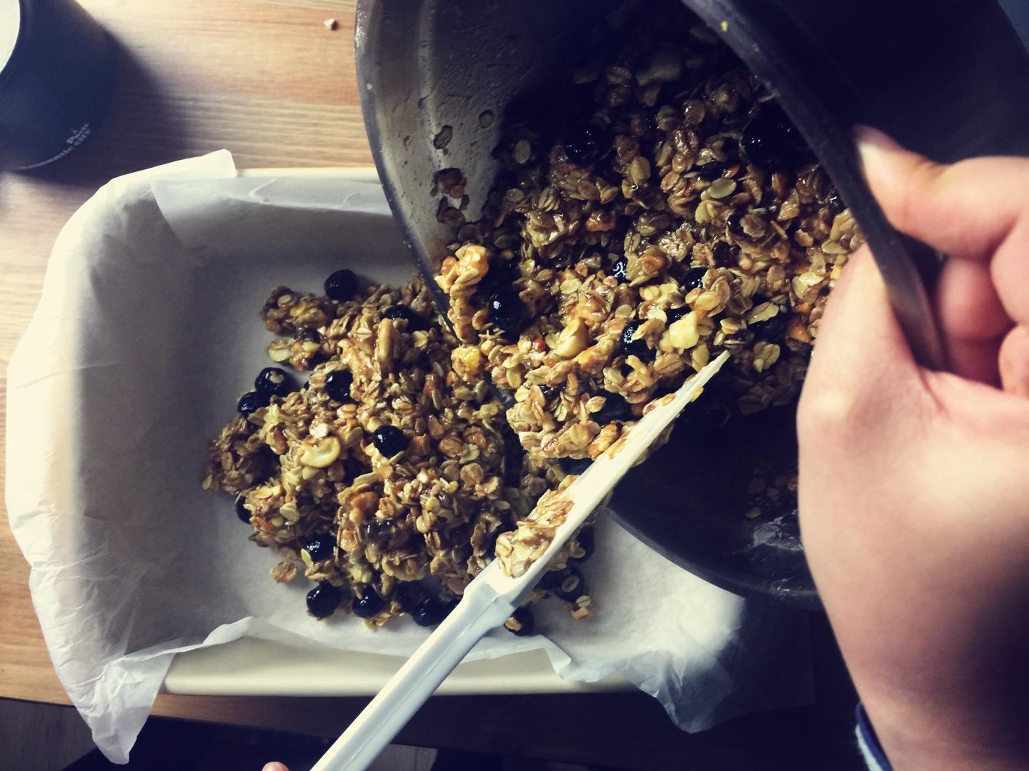 藍莓燕麥能量餅--消滅燕麥的有趣吃法的做法 步骤9