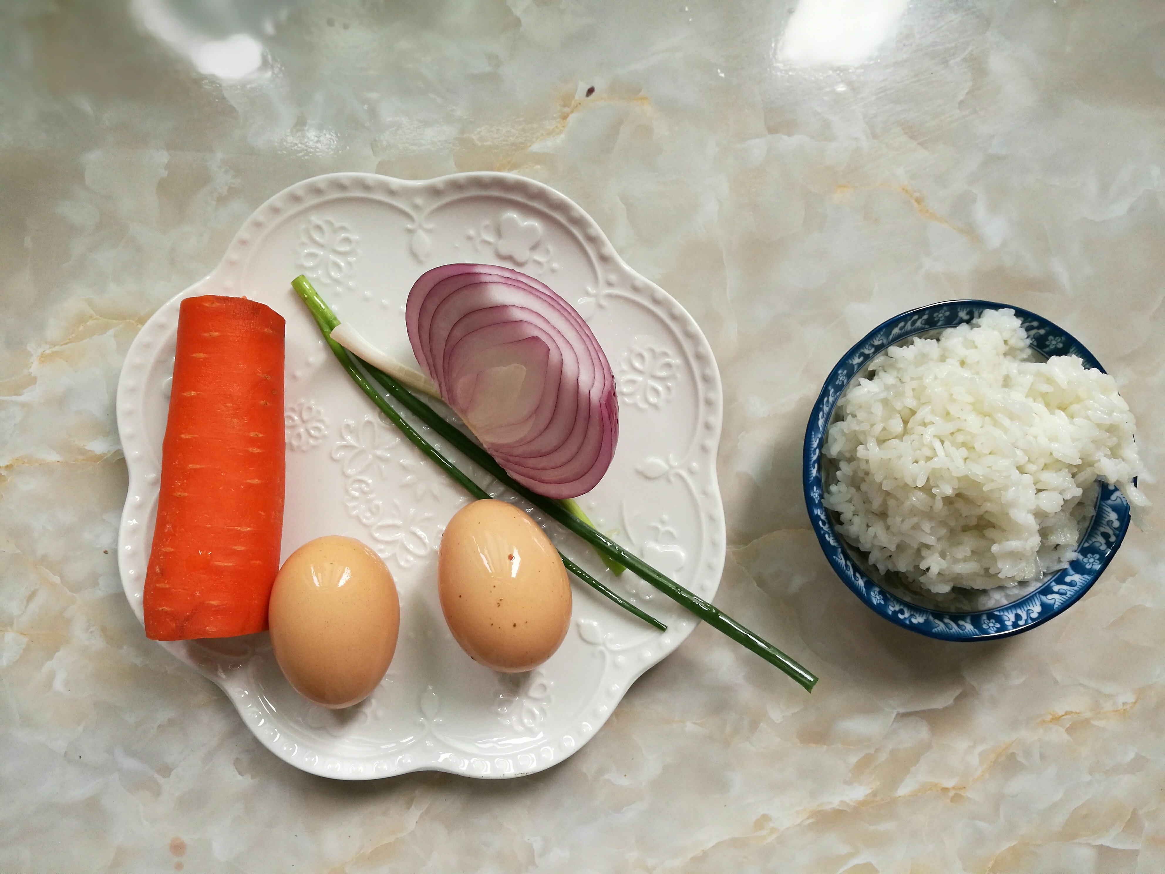 米飯蔬菜蛋餅的做法 步骤1