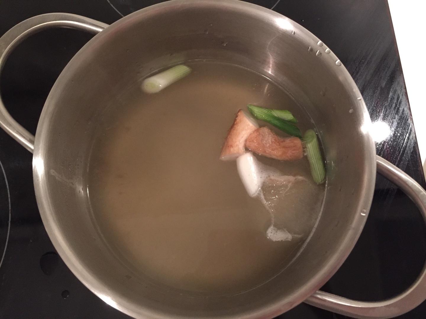 Shabu shabu 日式涮涮鍋的做法 步骤1
