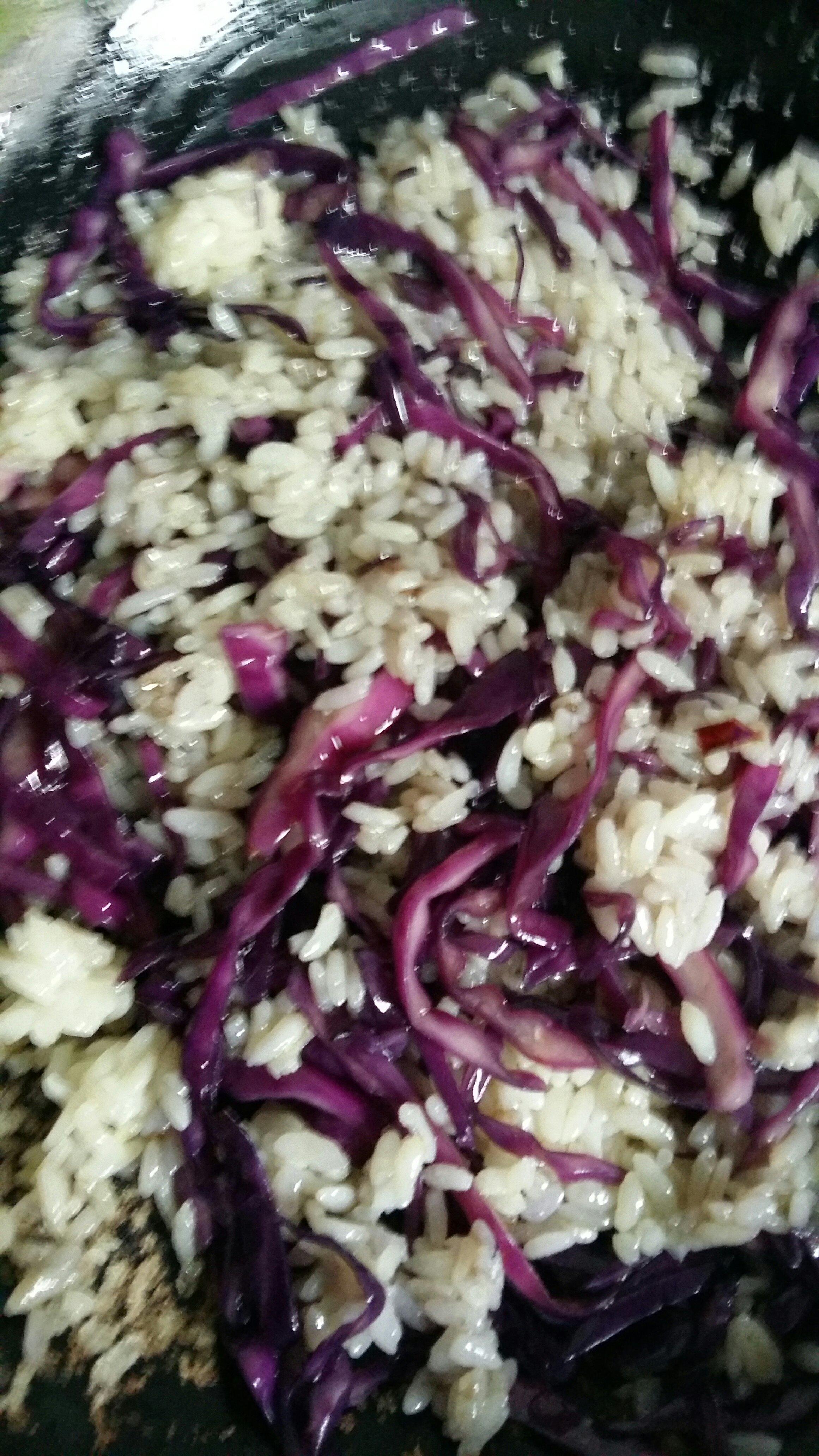 紫甘藍炒飯的做法 步骤4