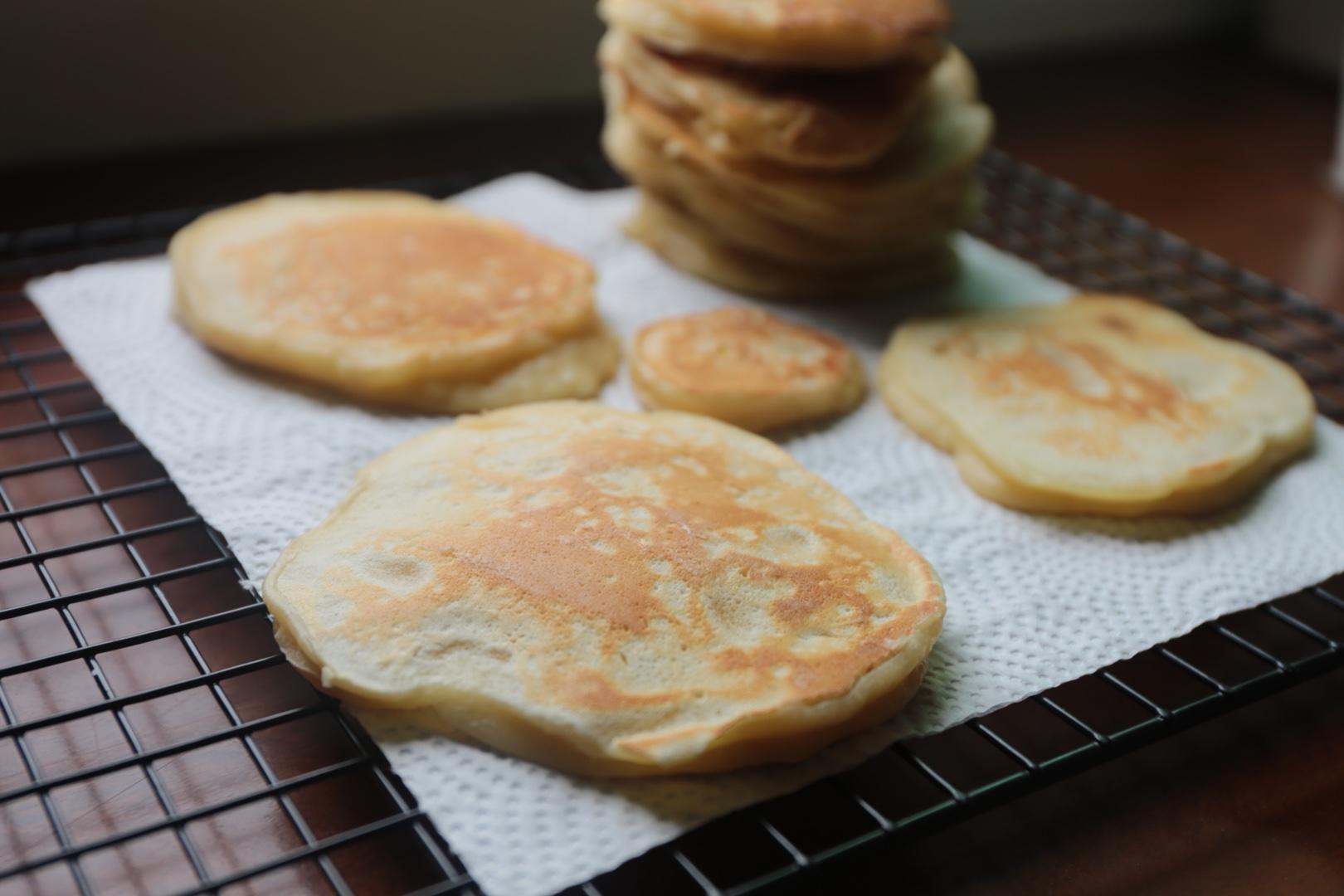 熱呼呼的烤薄餅Pancake（大坪譽）的做法 步骤7