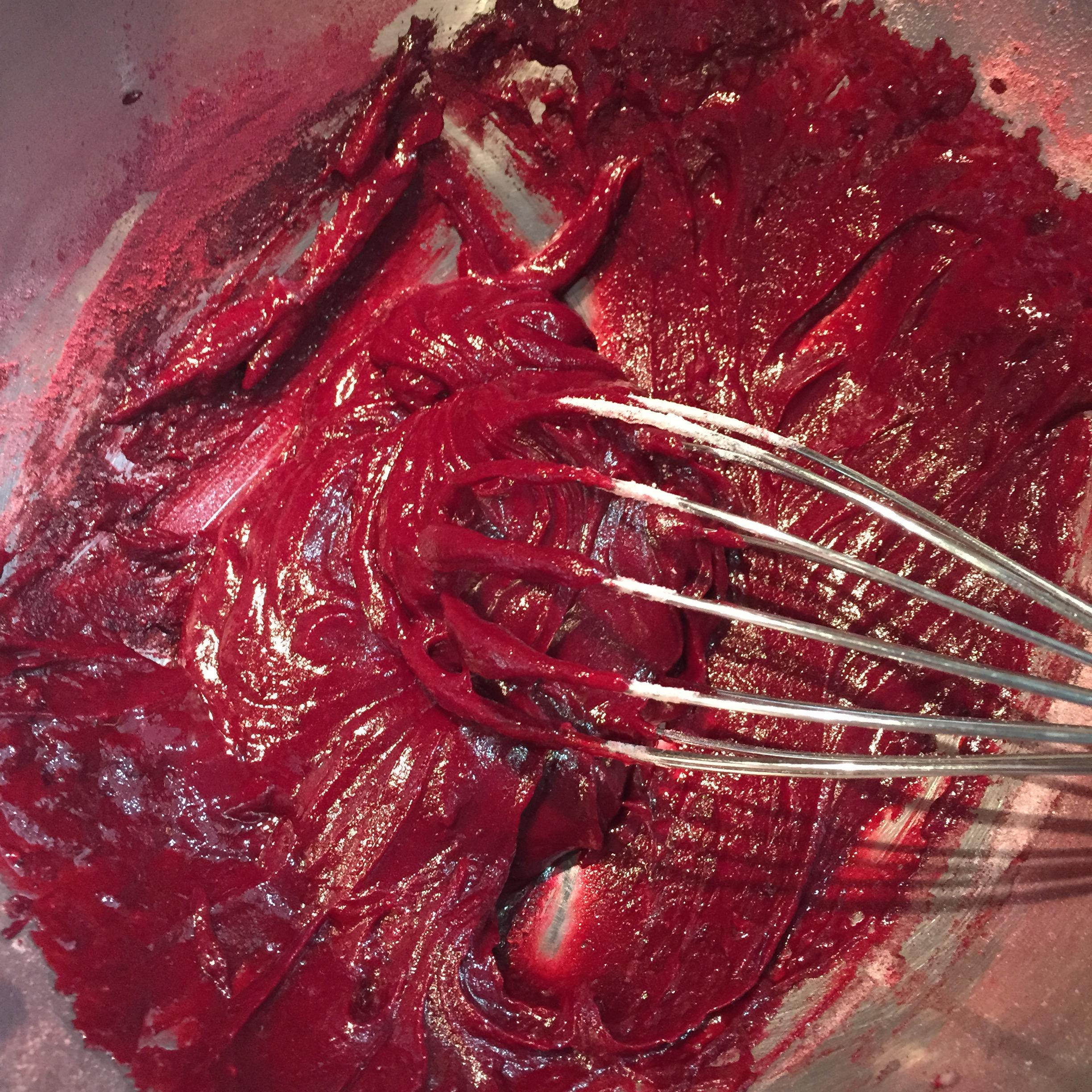 偽紅絲絨蛋糕卷-----紅甜菜根蛋糕卷的做法 步骤2