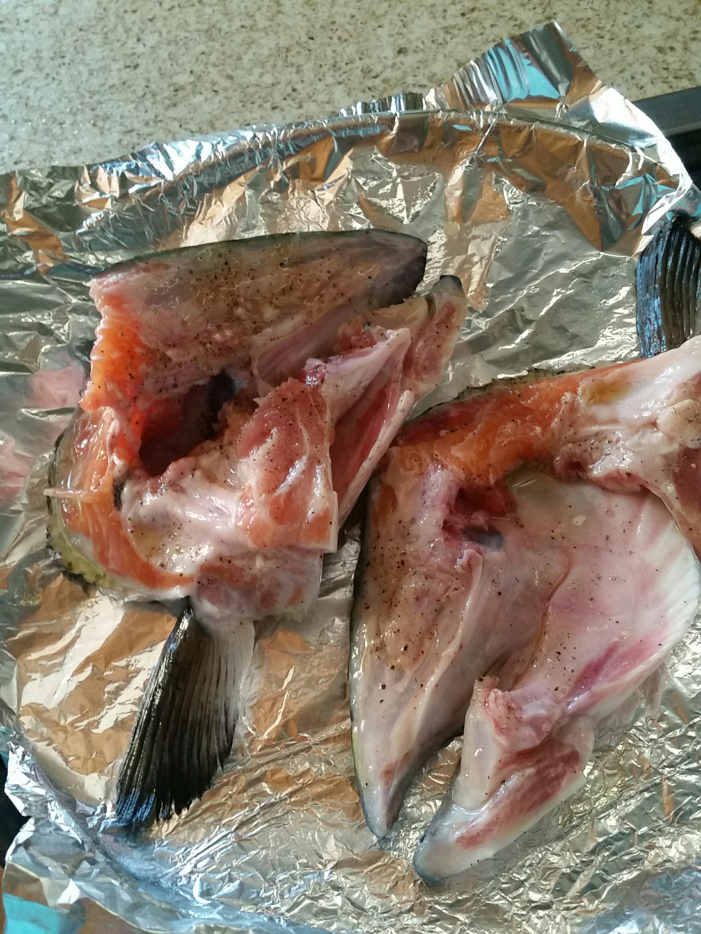 烤三文魚頭的做法 步骤1