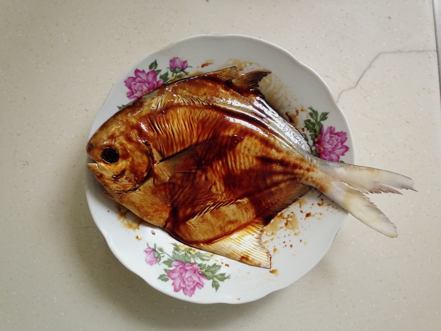 煎鯧魚的做法 步骤2