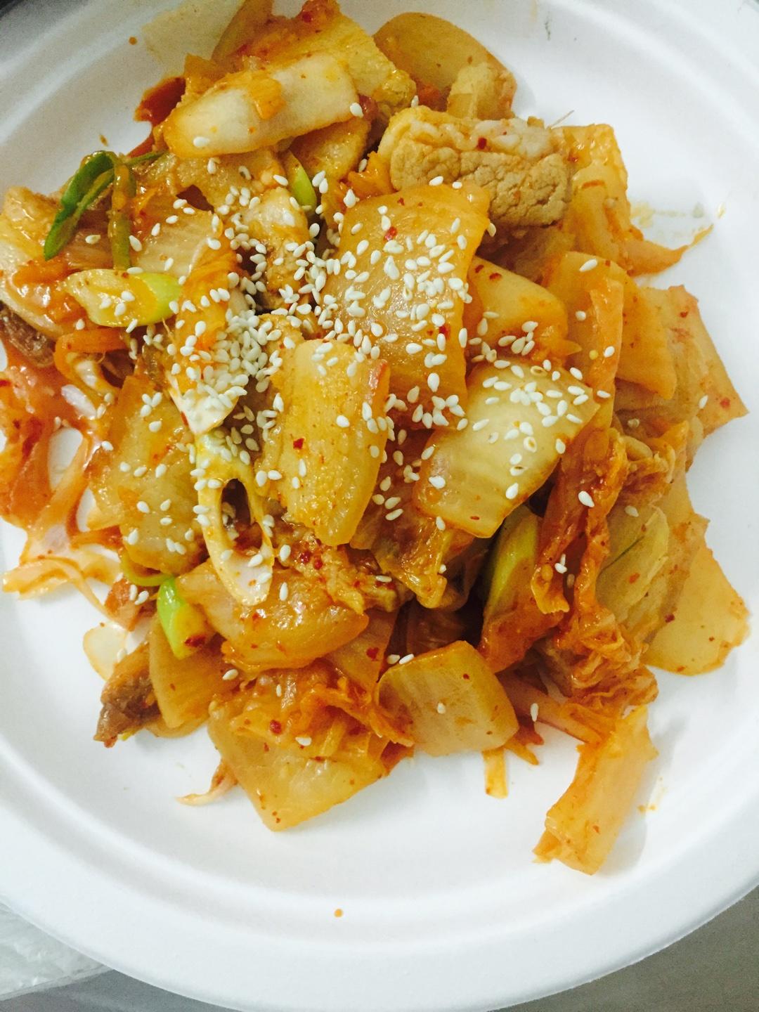 韓式泡菜炒五花肉的做法 步骤3