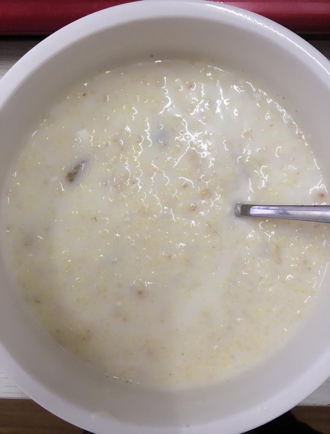 小米牛奶燕麥粥的做法 步骤1