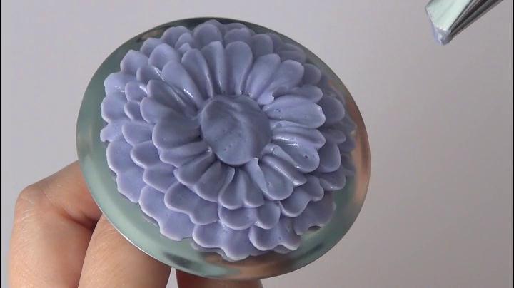 韓式裱花之藍盆花做法的做法 步骤8