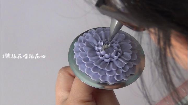 韓式裱花之藍盆花做法的做法 步骤11