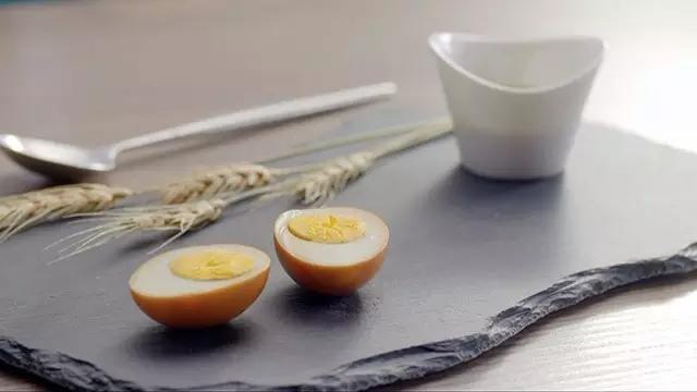 企鵝教你做|蛋料理-白煮蛋／日式醋醬油蛋／醬油麻油蘸蛋的做法 步骤12