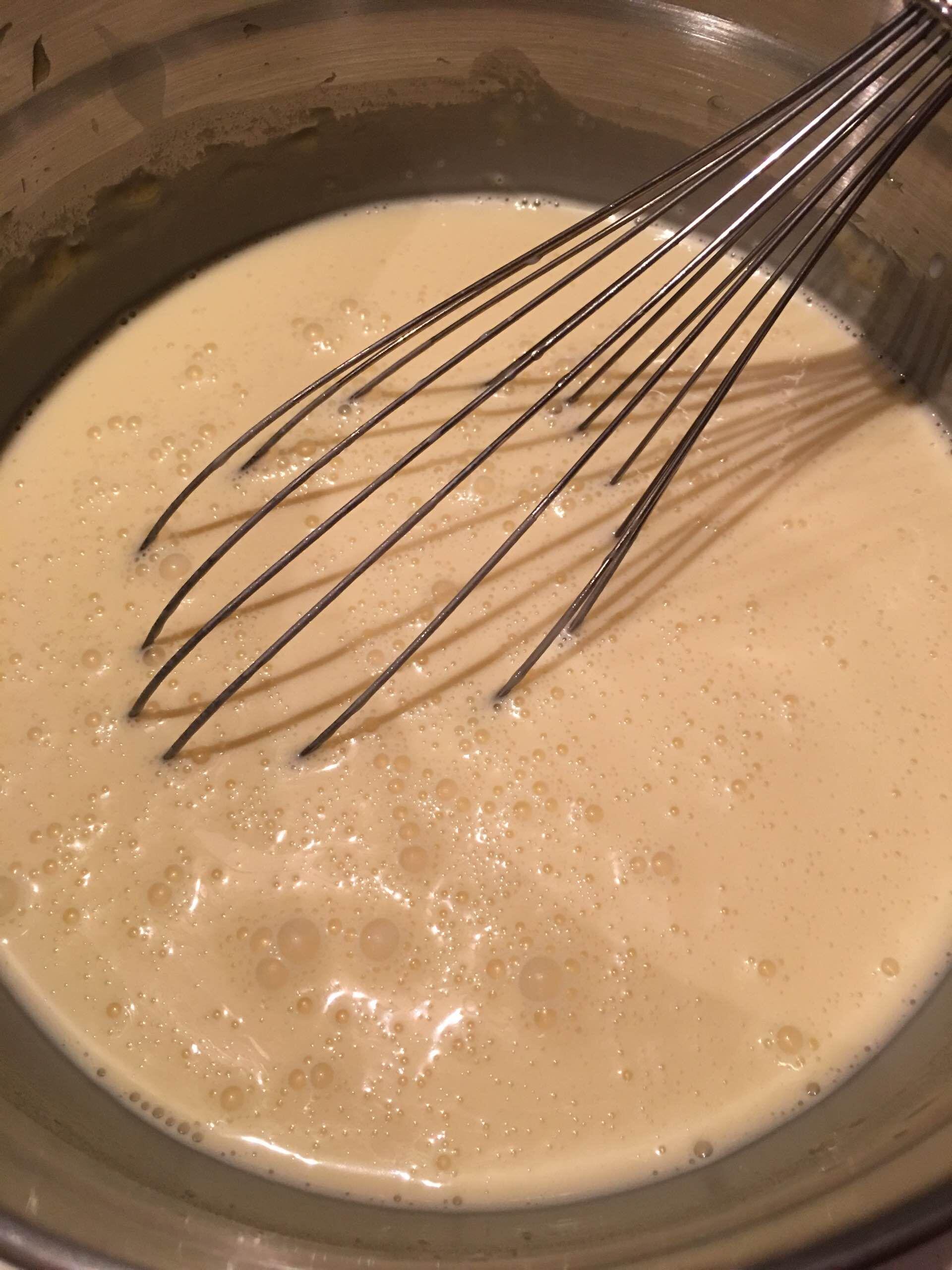 #海爾嫩烤箱#芒果白巧克力魔法分層蛋糕的做法 步骤4