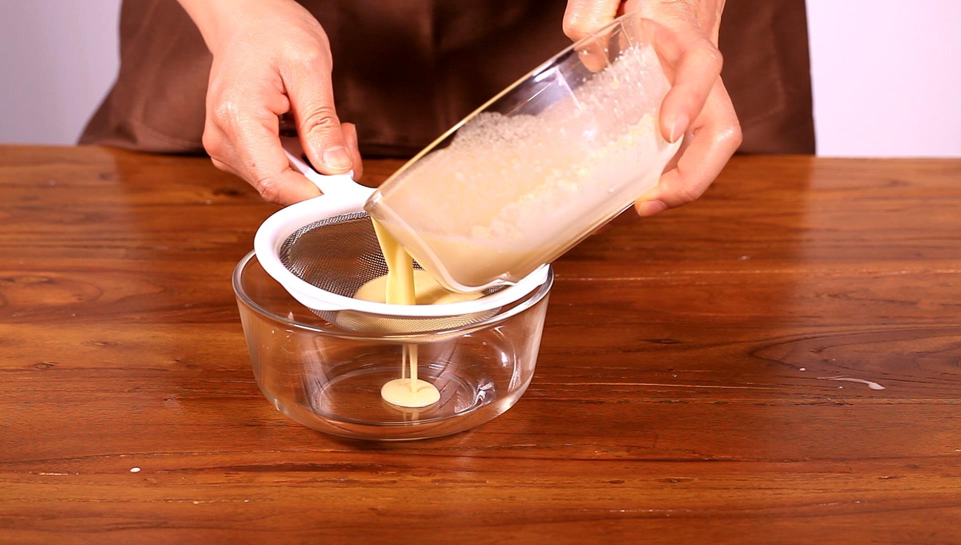 家有平底鍋 就能做的美味甜品—芒果班戟的做法 步骤6