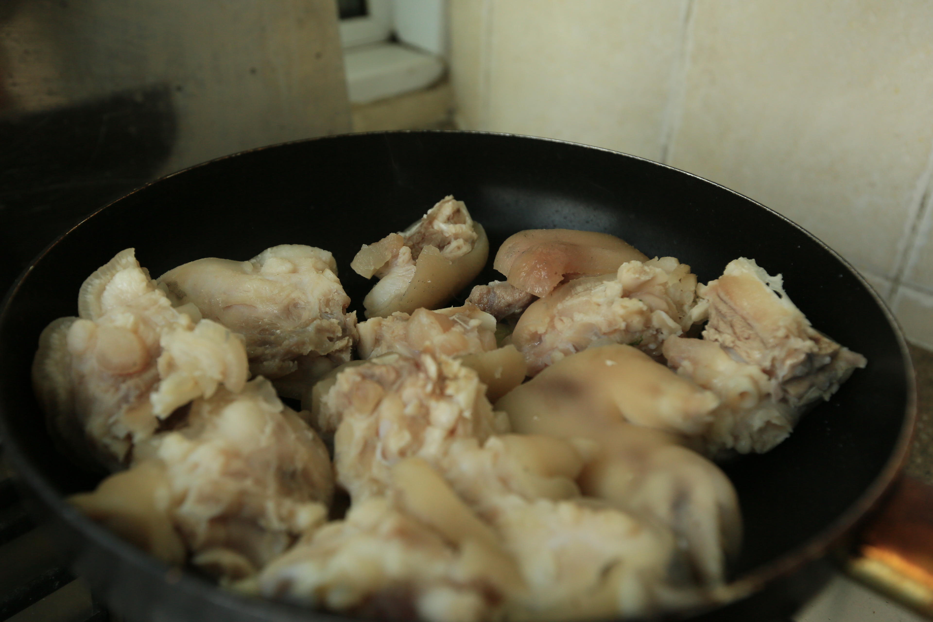 【一道菜解決一頓飯】臺式豆角幹燉豬蹄的做法 步骤4