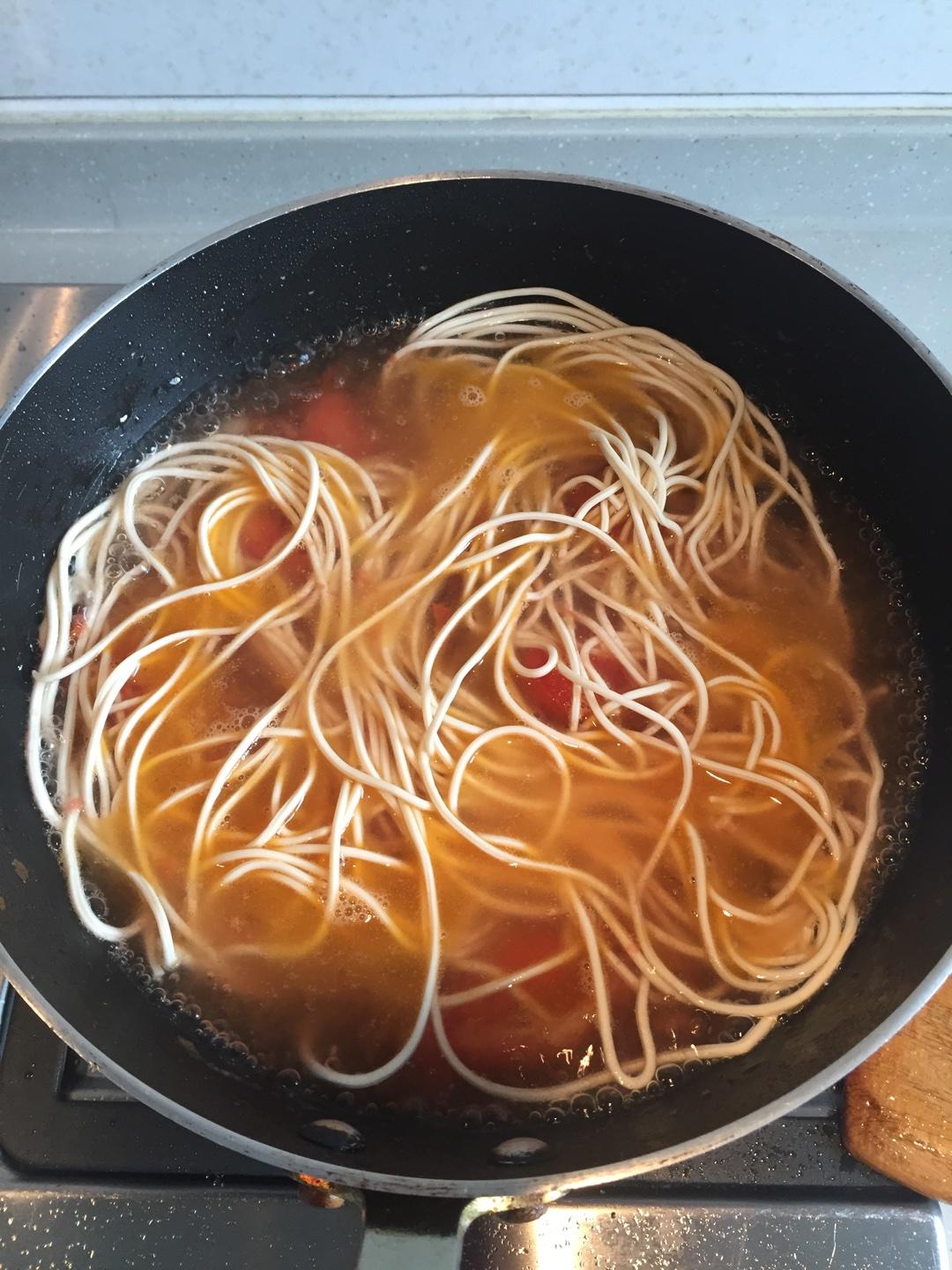 筍乾菜番茄湯麪的做法 步骤4