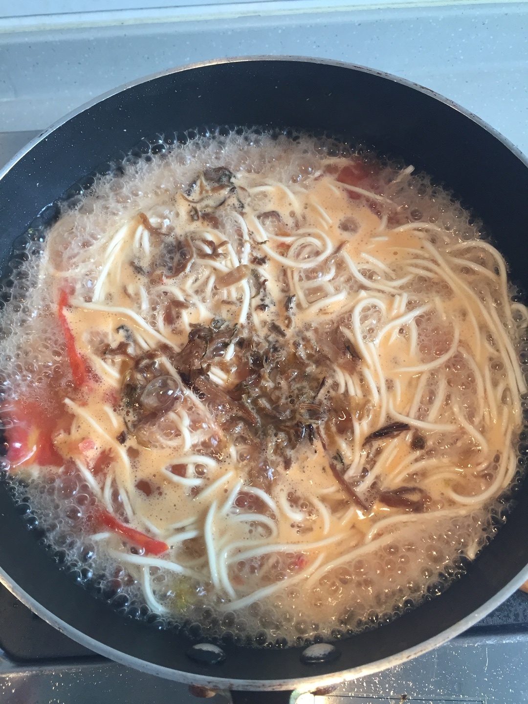 筍乾菜番茄湯麪的做法 步骤5
