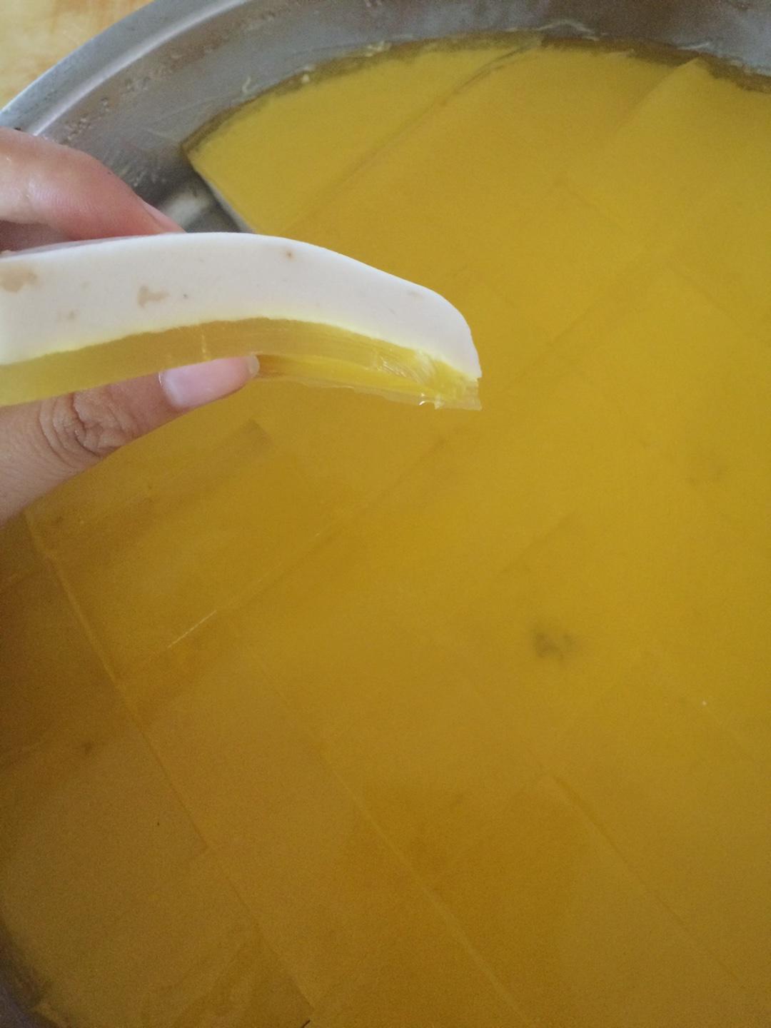 椰汁芒果果凍糕的做法 步骤2