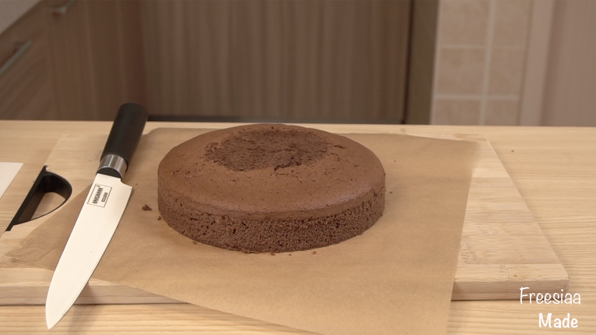 可可戚風 巧克力圍邊奶油蛋糕（視訊菜譜）的做法 步骤10