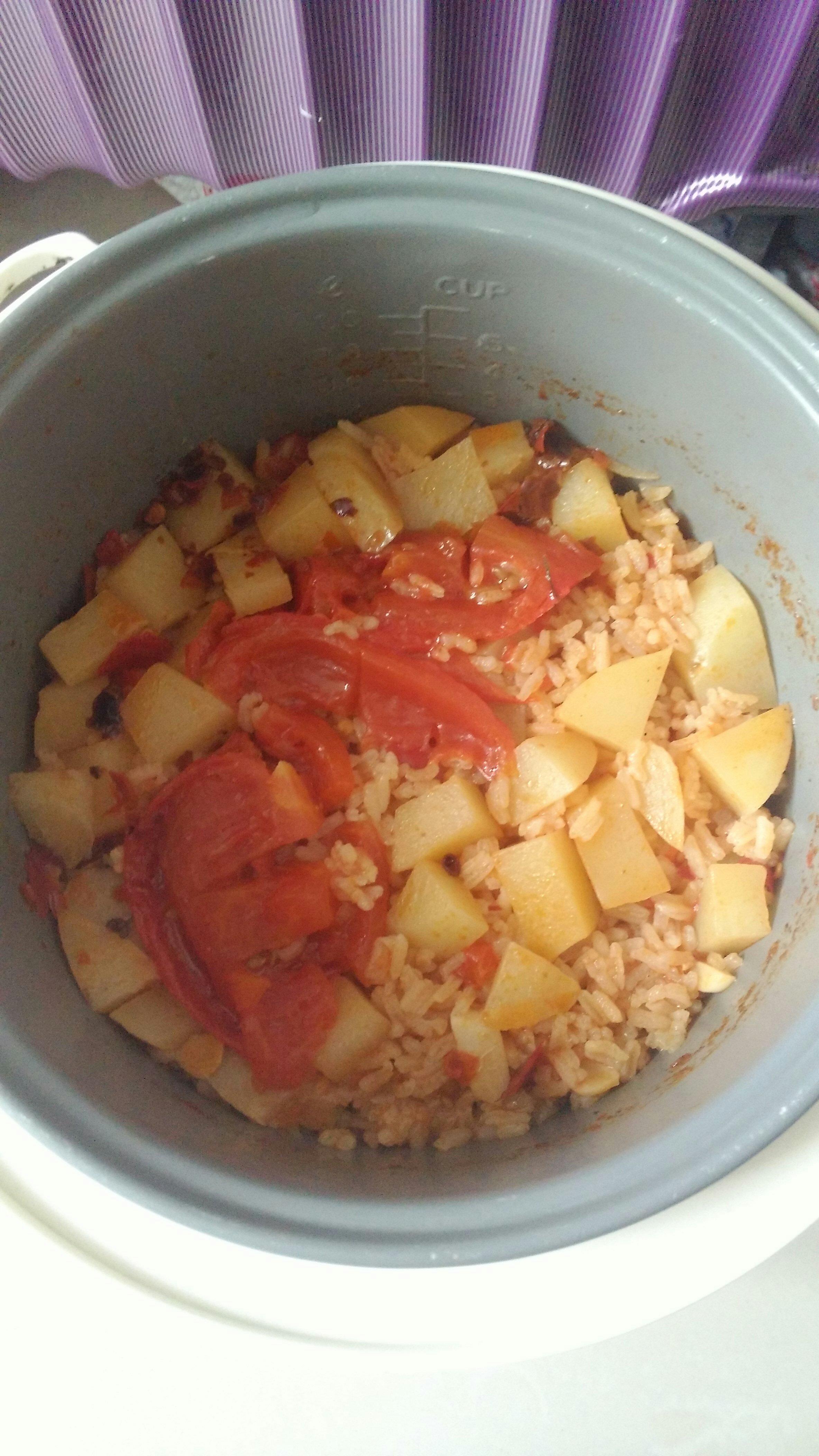 祕製土豆番茄燜飯的做法 步骤2