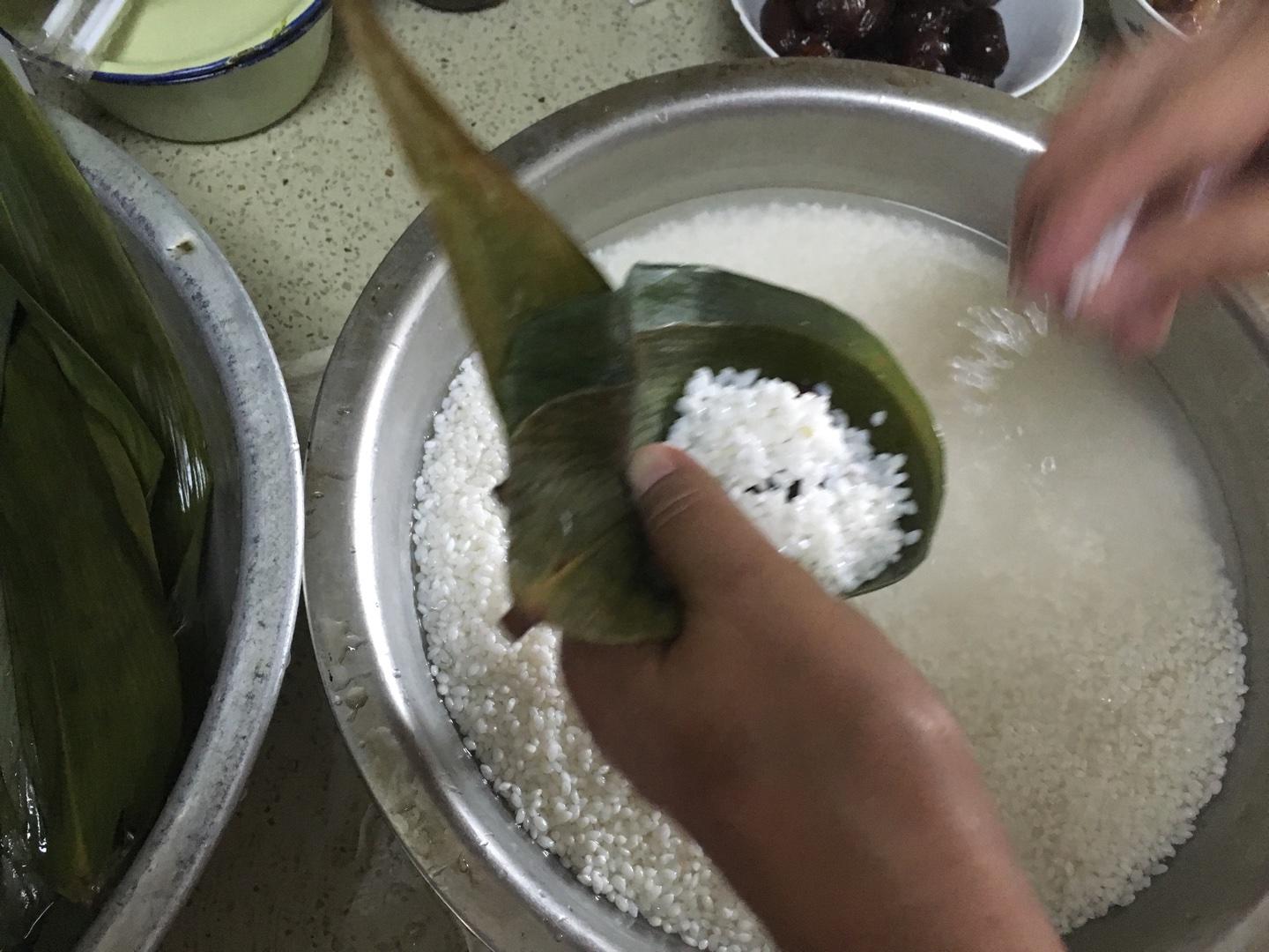 金絲小棗蜜豆粽子的做法 步骤9