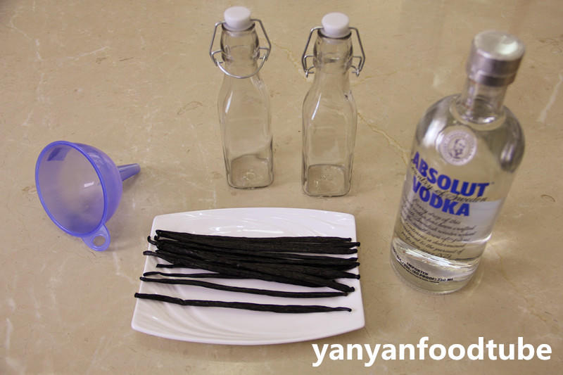 如何自制香草精 Homemade Vanilla Extract的做法 步骤1
