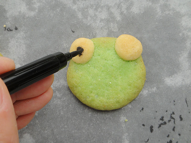 青蛙曲奇餅乾的做法 步骤11