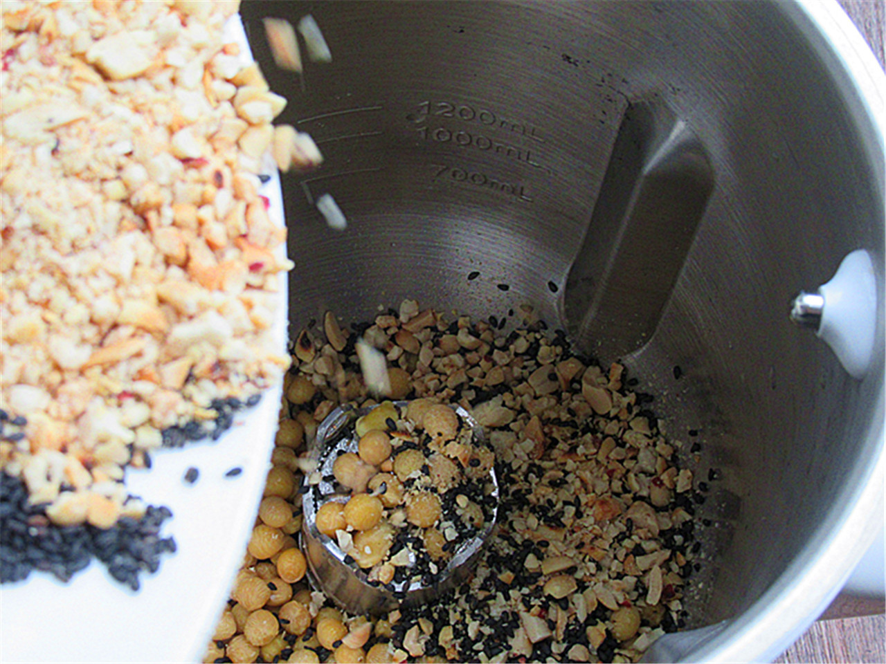 黑芝麻花生香濃豆漿的做法 步骤7