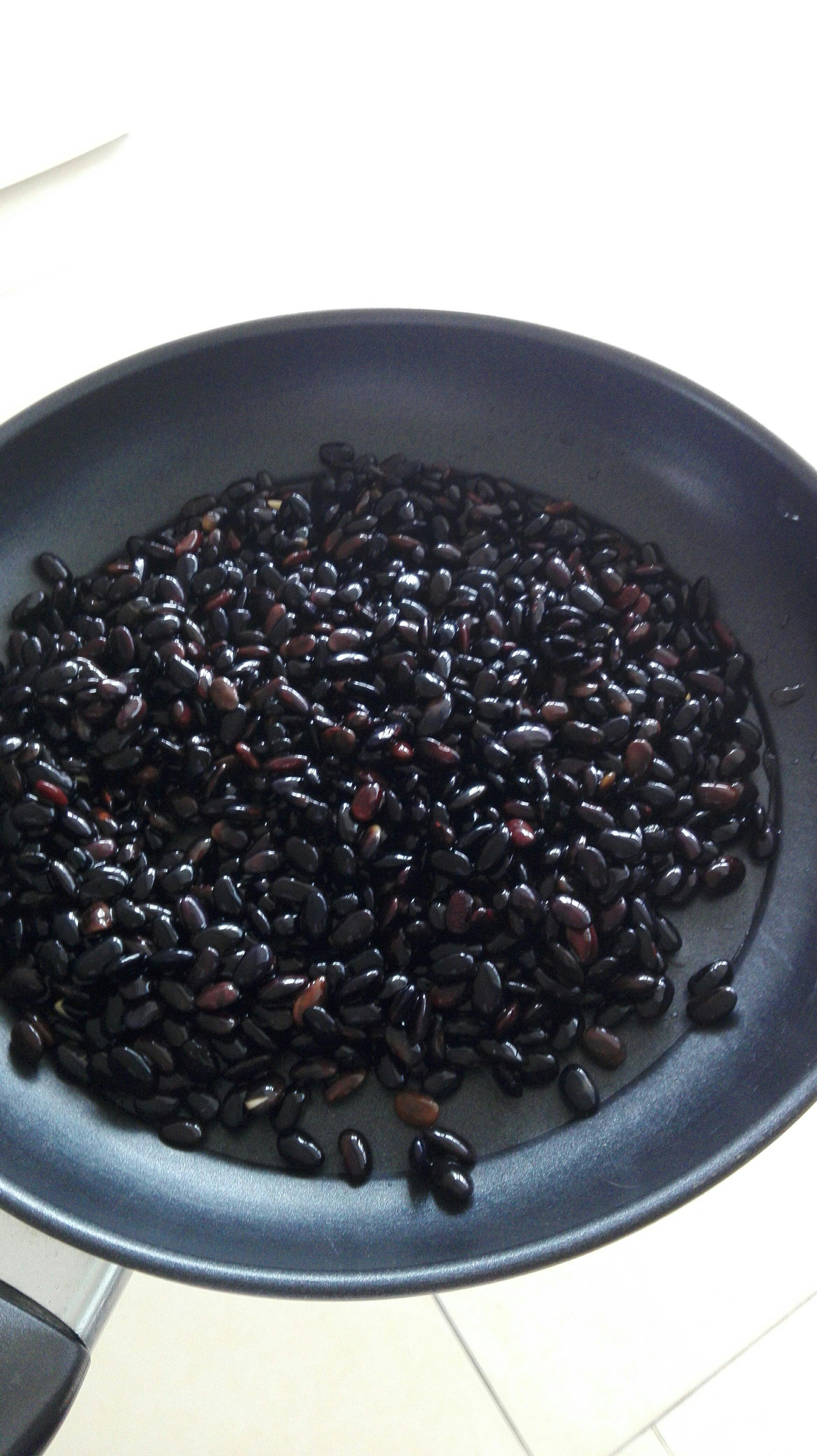 簡單健康的黑豆小零食的做法 步骤3