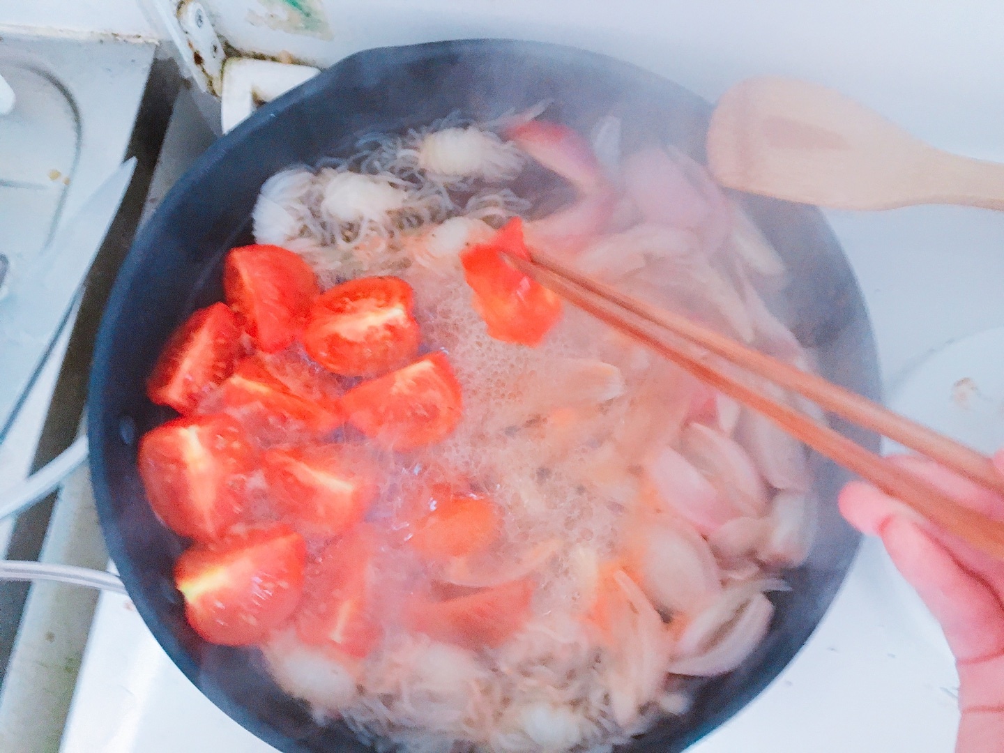 日式番茄肥牛火鍋 嵐にしやがれ!的做法 步骤5