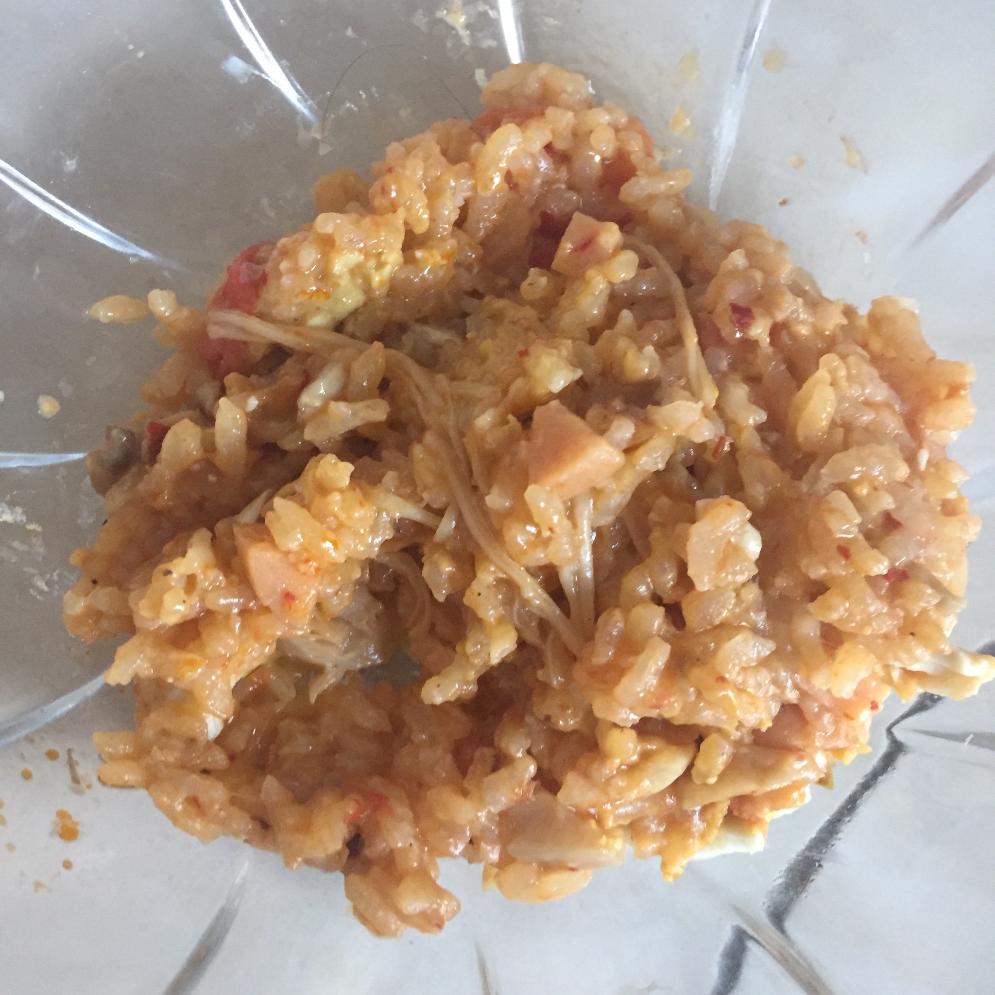 西紅柿火腿鹹蛋黃燜飯(宿舍電飯煲系列之海天香菇拌飯醬)的做法 步骤8