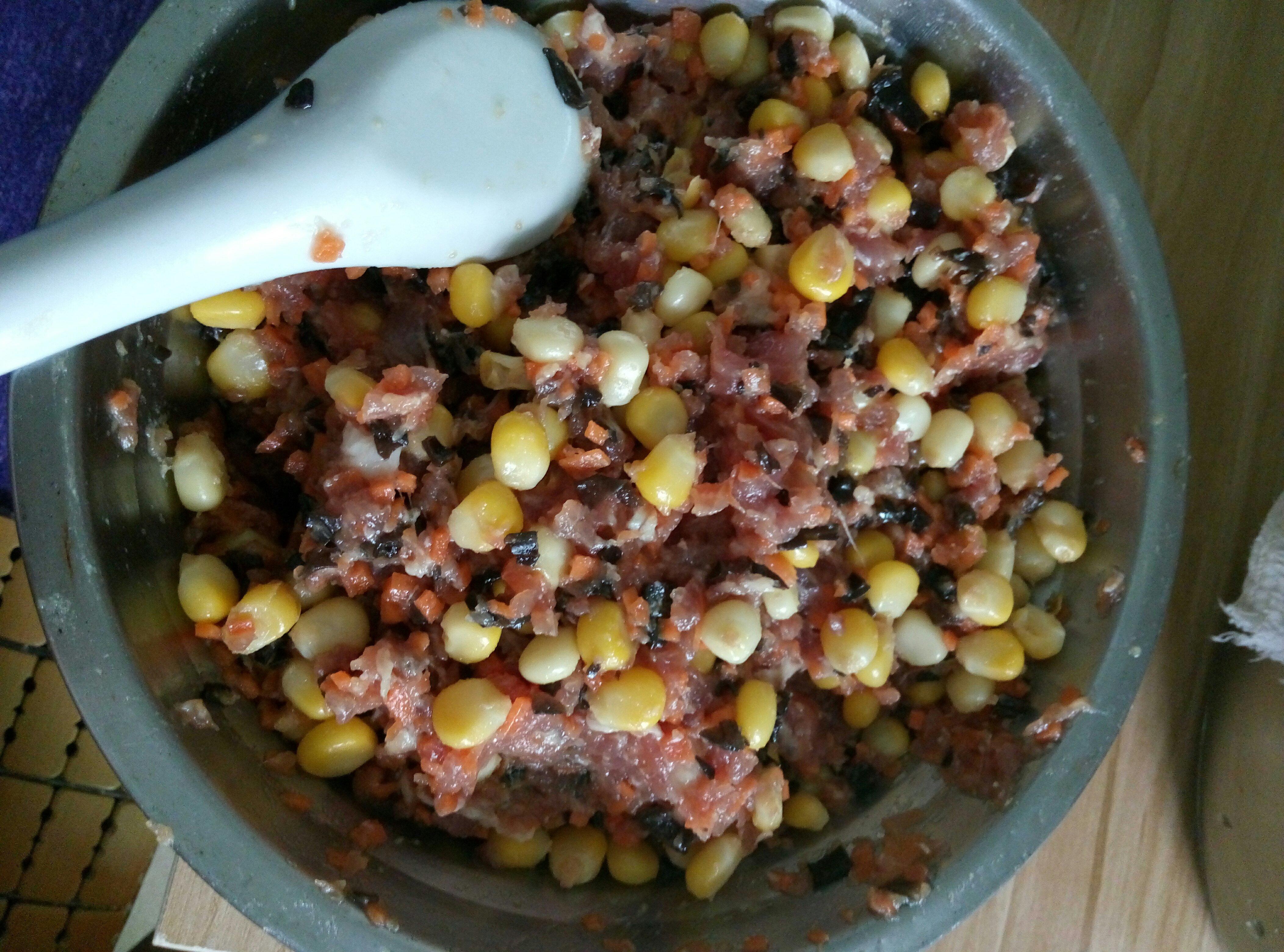 玉米木耳胡蘿蔔豬肉水餃的做法 步骤5