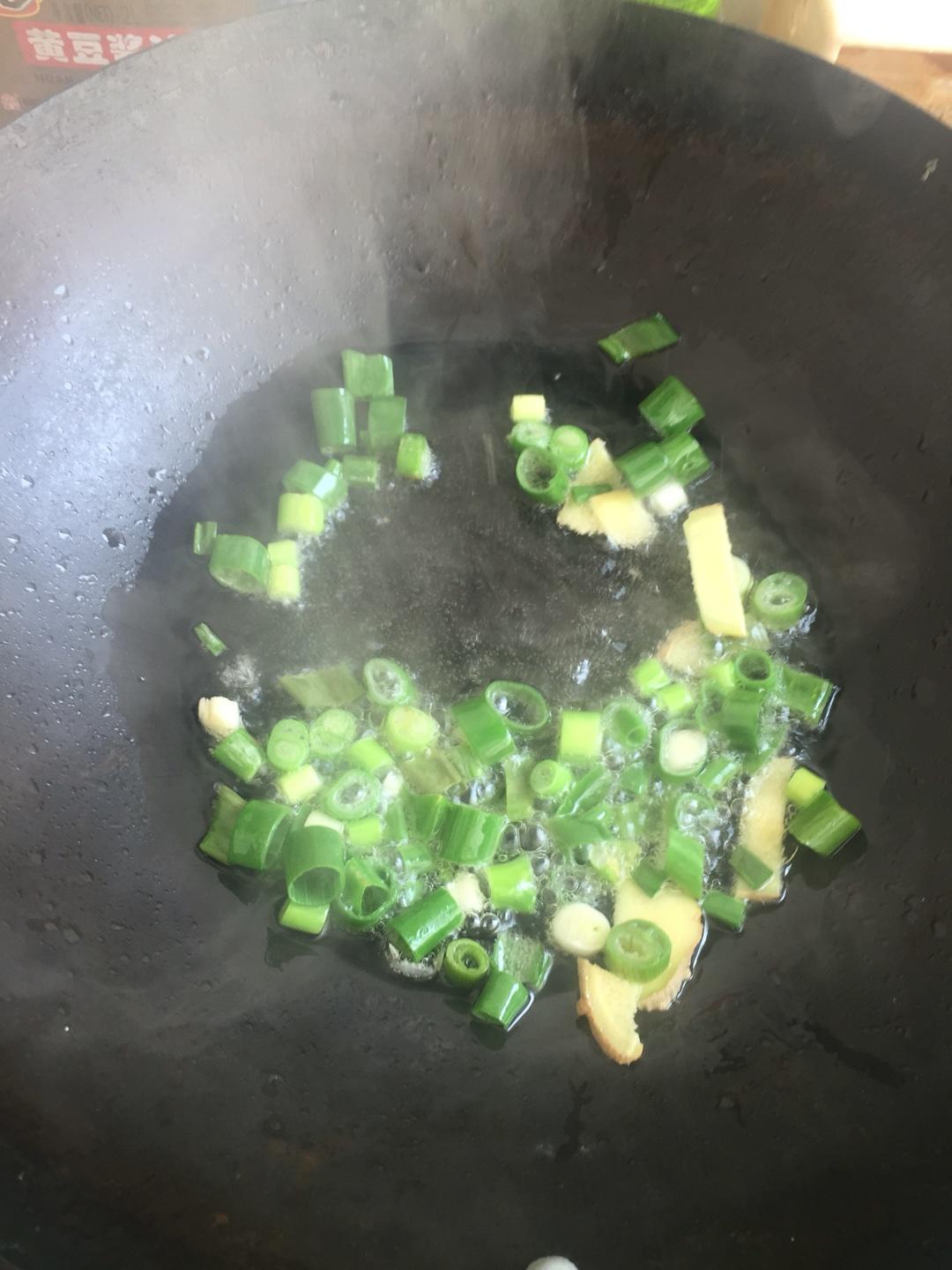 辣白菜燉五花肉（兩人份）的做法 步骤2