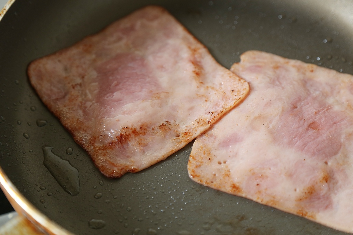 起司火腿三明治——空氣翻炸鍋版的做法 步骤2