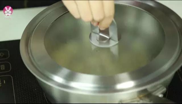 【微體】祕製醬料配虎皮鵪鶉蛋的做法 步骤3