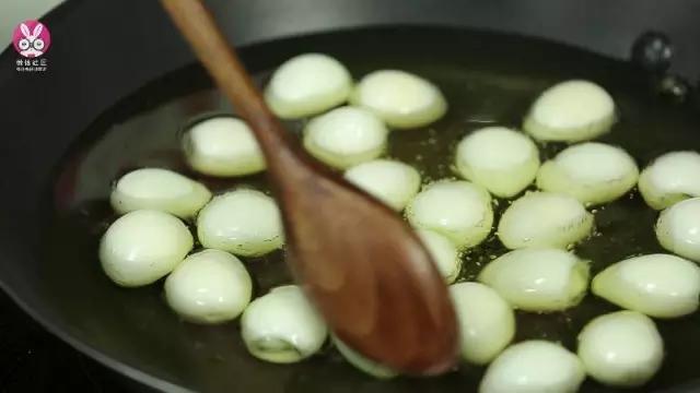 【微體】祕製醬料配虎皮鵪鶉蛋的做法 步骤7